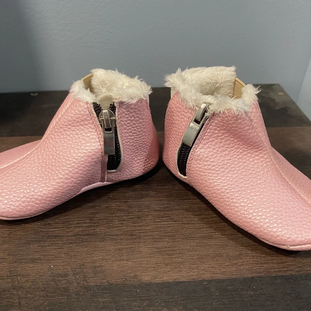 Baby booties - Picture 2 of 5